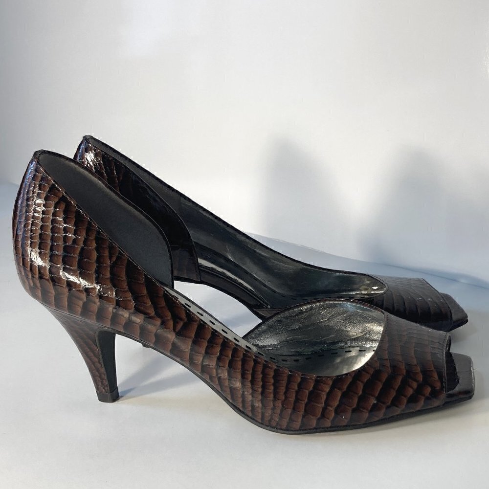 Gianni Bini SZ 7.5 Peep toe pumps brown crocodile aesthetic comfortable